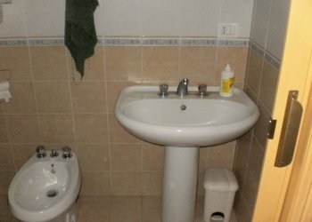 PA230033.JPG - Locale Commerciale Ragusa - foto 9