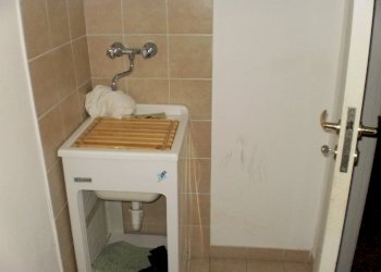 PA230035.JPG - Locale Commerciale Ragusa - foto 11