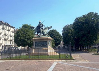 Zona - Bilocale via San Francesco d'Assisi, 35, Torino (zona Centro) - foto 1