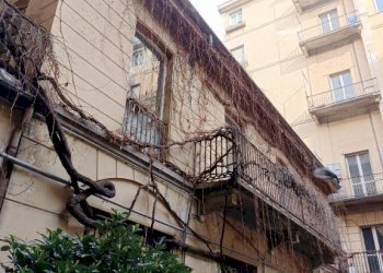 Facciata - Bilocale via San Francesco d'Assisi, 35, Torino (zona Centro) - foto 4