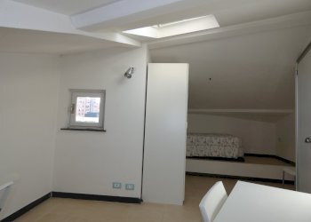 seconda camera2 - Attico Vico Campopisano 10, Genova (zona Carignano) - foto 12
