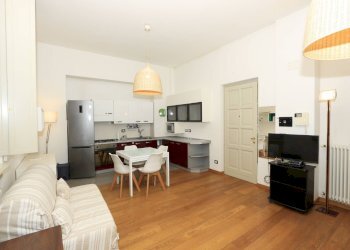 One-room apartment Via Pinelli, Torino (neighborhood San Donato) - photo 2