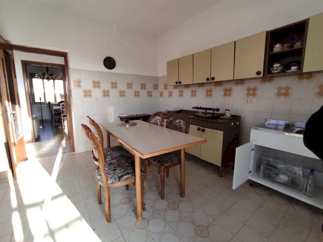 lu18.jpg - Portion of a house Luni - photo 3