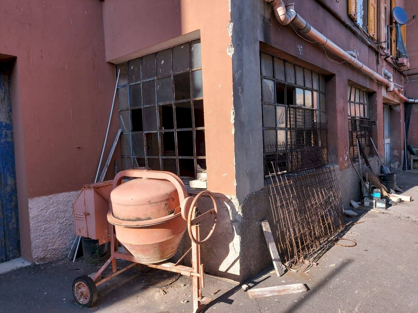 Warehouse via San Giovanni d'Acri, Genova (neighborhood Cornigliano) - photo 2