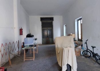 Warehouse via San Giovanni d'Acri, Genova (neighborhood Cornigliano) - photo 1