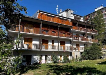 Facciata - Appartamento via Monfol, 20, Sauze d'Oulx - foto 1