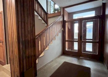 Interno palazzo - Four-room apartment via Monfol, 20, Sauze d'Oulx - photo 31