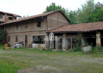 Facciata - Casa indipendente via per Cuorgnè, 81, Castellamonte - foto 17