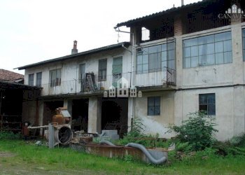 Facciata - Casa indipendente via per Cuorgnè, 81, Castellamonte - foto 18
